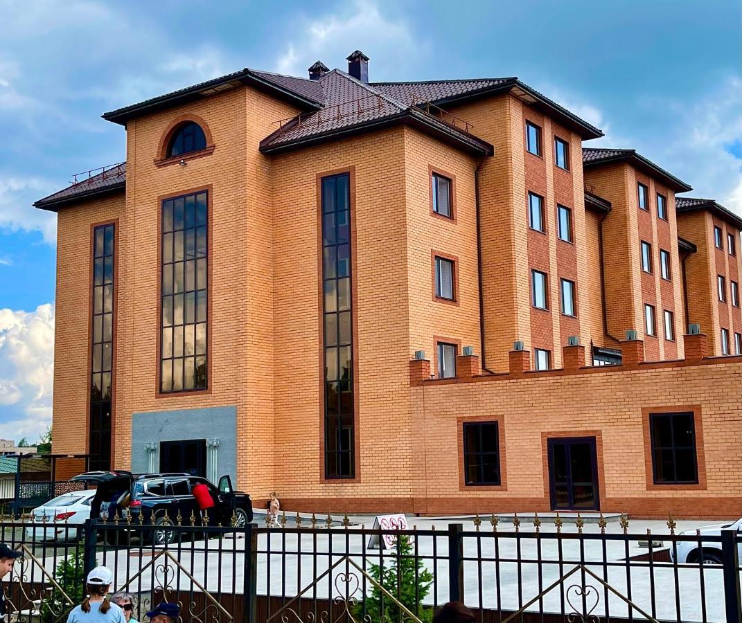 Hotel Gloria Deluxe Borovoe Exteriör bild